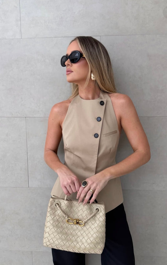 Set "Metropolitan Halter": Top con Espalda Descubierta y Pantalón Recto