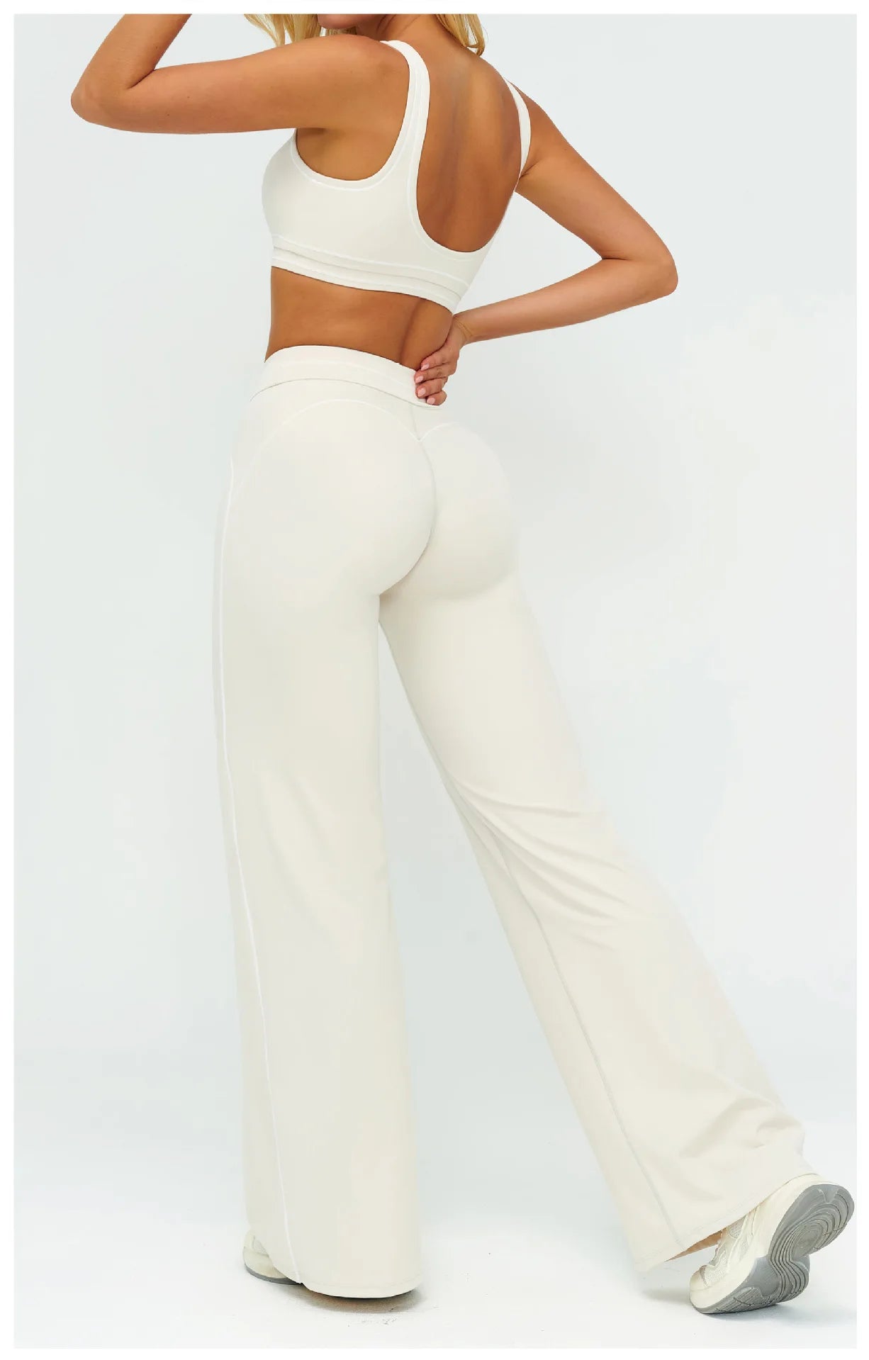 Top Deportivo "N-Sport": Alto Soporte con Diseño Contrast Color, Espalda Abierta en U y Efecto Push-Up - Ideal para Yoga y Pilates