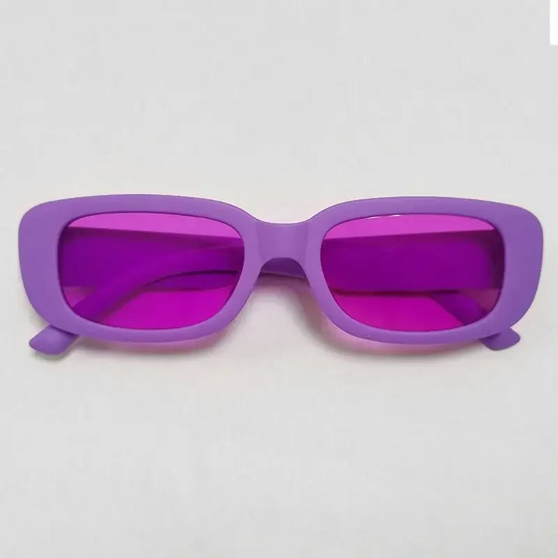 Lentes "Linear-Vibe": Silueta Rectangular de Inspiración Retro-Futurista