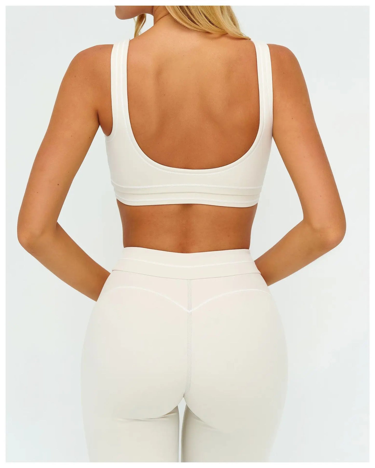 Top Deportivo "N-Sport": Alto Soporte con Diseño Contrast Color, Espalda Abierta en U y Efecto Push-Up - Ideal para Yoga y Pilates